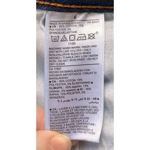 Old Navy Mid-Rise Rockstar Super-Skinny Distressed Jeans in Dark Worn, Size 6 - Picture 9 of 16